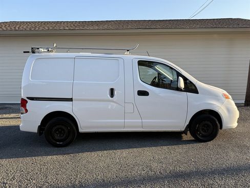 Used 2017 Nissan NV200 SV image 1
