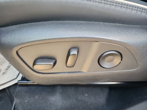 New 2025 GMC Acadia Denali w/ LPO, Floor Liner Package image 12