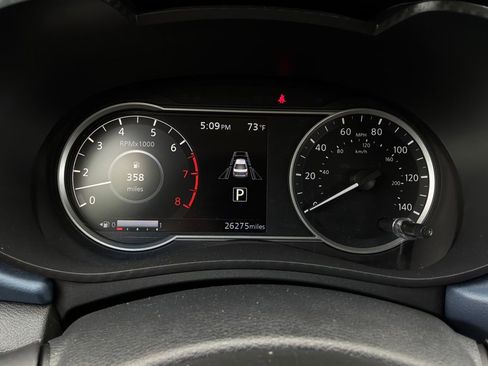 Used 2025 Nissan Versa SV FWD image 33