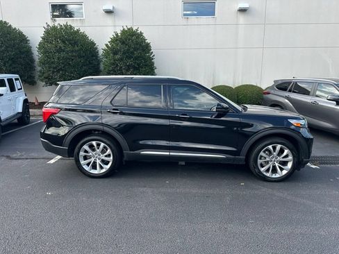 Used 2023 Ford Explorer Platinum w/ Technology Package AWD/4WD image 2