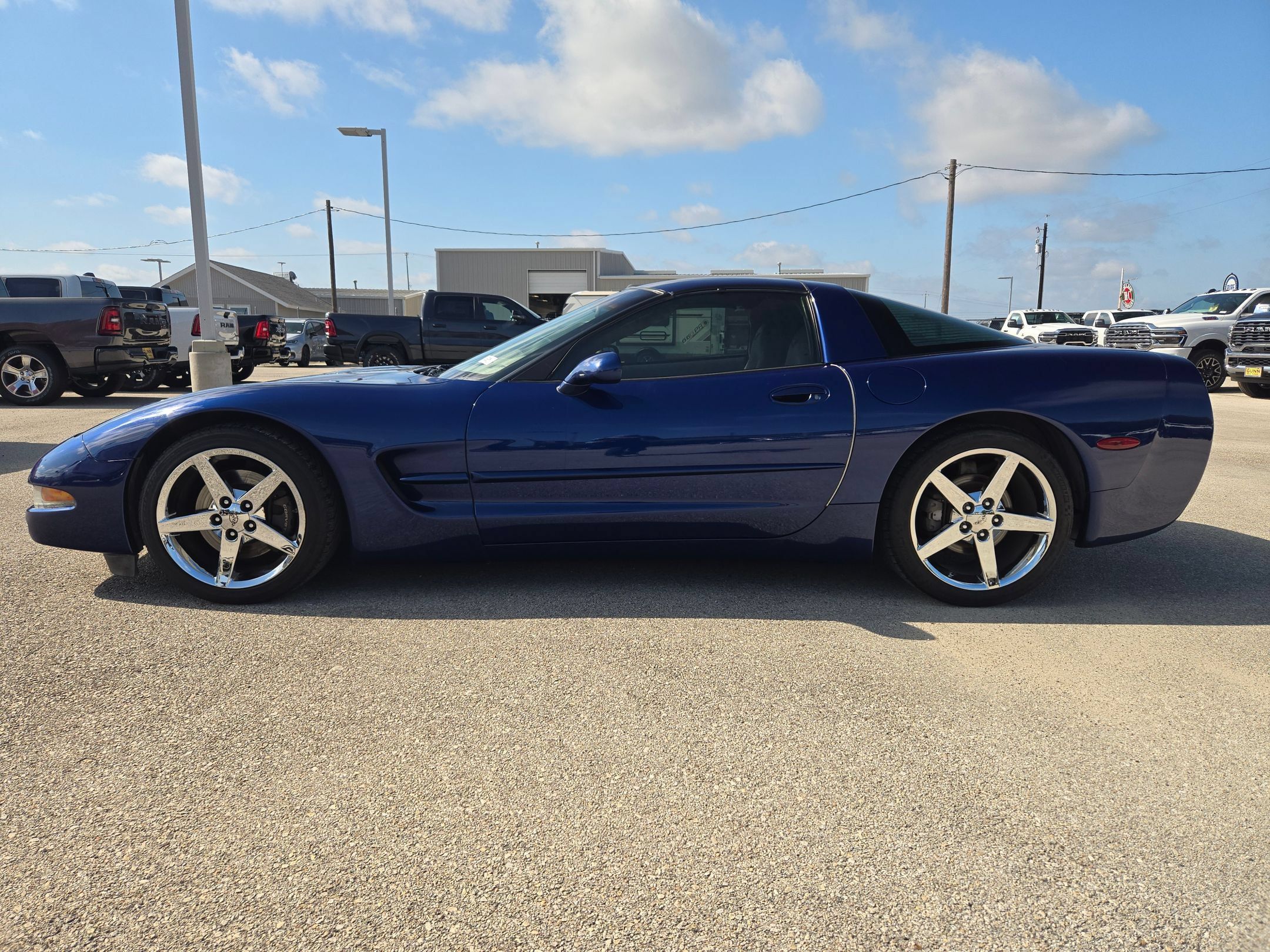 Used 2004 Chevrolet Corvette Coupe w/ Preferred Equipment Group RWD image 6