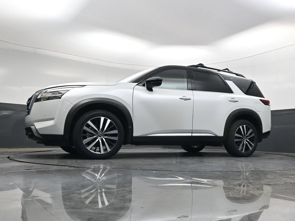 Used 2025 Nissan Pathfinder Platinum FWD image 45