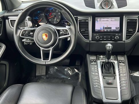 Used 2018 Porsche Macan GTS w/ Premium Package Plus AWD/4WD image 33