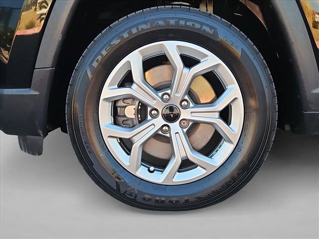 Used 2025 Jeep Compass Sport AWD/4WD image 23