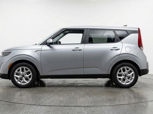 Used 2025 Kia Soul LX w/ LX Technology Package image 5