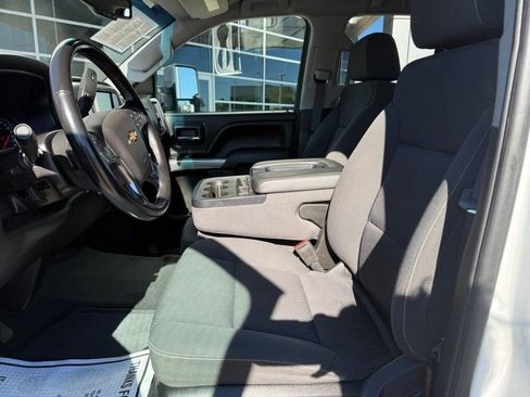 Used 2019 Chevrolet Silverado 2500 LT w/ LT Convenience Package AWD/4WD image 18