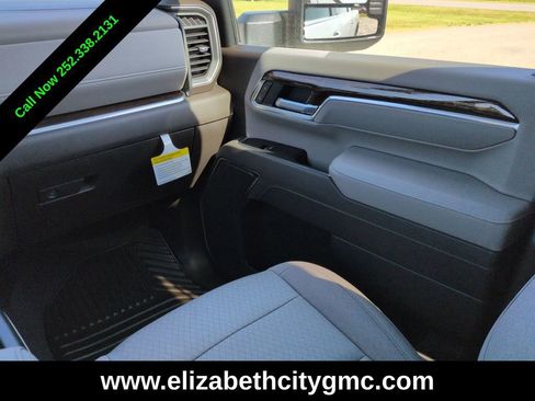 New 2026 GMC Sierra 2500 SLE w/ Preferred Package AWD/4WD image 18