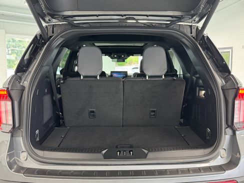 Used 2025 Ford Explorer ST AWD/4WD image 38
