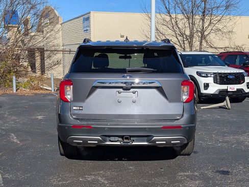 Used 2022 Ford Explorer XLT w/ Equipment Group 202A image 8