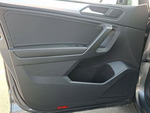 Used 2022 Volkswagen Tiguan S image 12