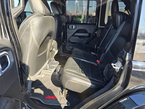 Used 2021 Jeep Wrangler Unlimited Sahara AWD/4WD image 8