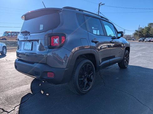 Used 2017 Jeep Renegade Altitude image 6