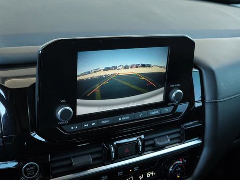 Used 2023 Nissan Pathfinder SV image 19