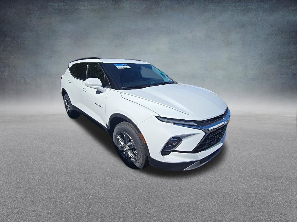 Used 2025 Chevrolet Blazer LT w/ Convenience Package FWD image 2