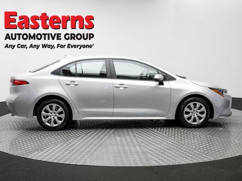 Used 2025 Toyota Corolla LE FWD image 4