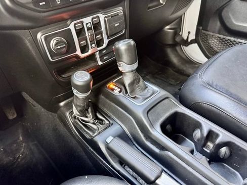 Used 2021 Jeep Wrangler Unlimited Sahara AWD/4WD image 14