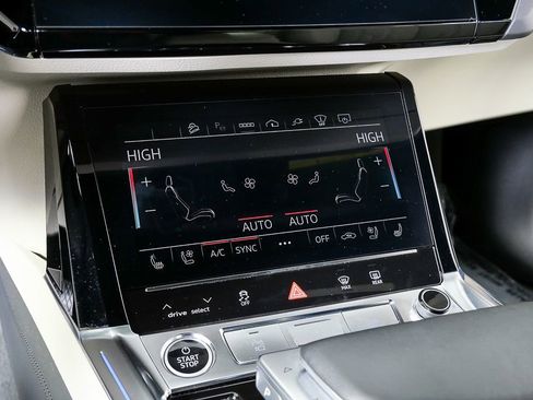 Certified 2024 Audi Q8 e-tron Prestige image 17