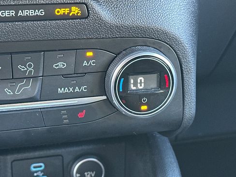 Used 2020 Ford Escape SE FWD image 30