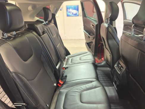 Used 2017 Ford Edge Titanium w/ Technology Package AWD/4WD image 26