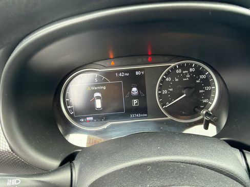 Used 2018 Nissan Kicks SV image 6