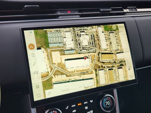 Used 2023 Land Rover Range Rover SE image 18