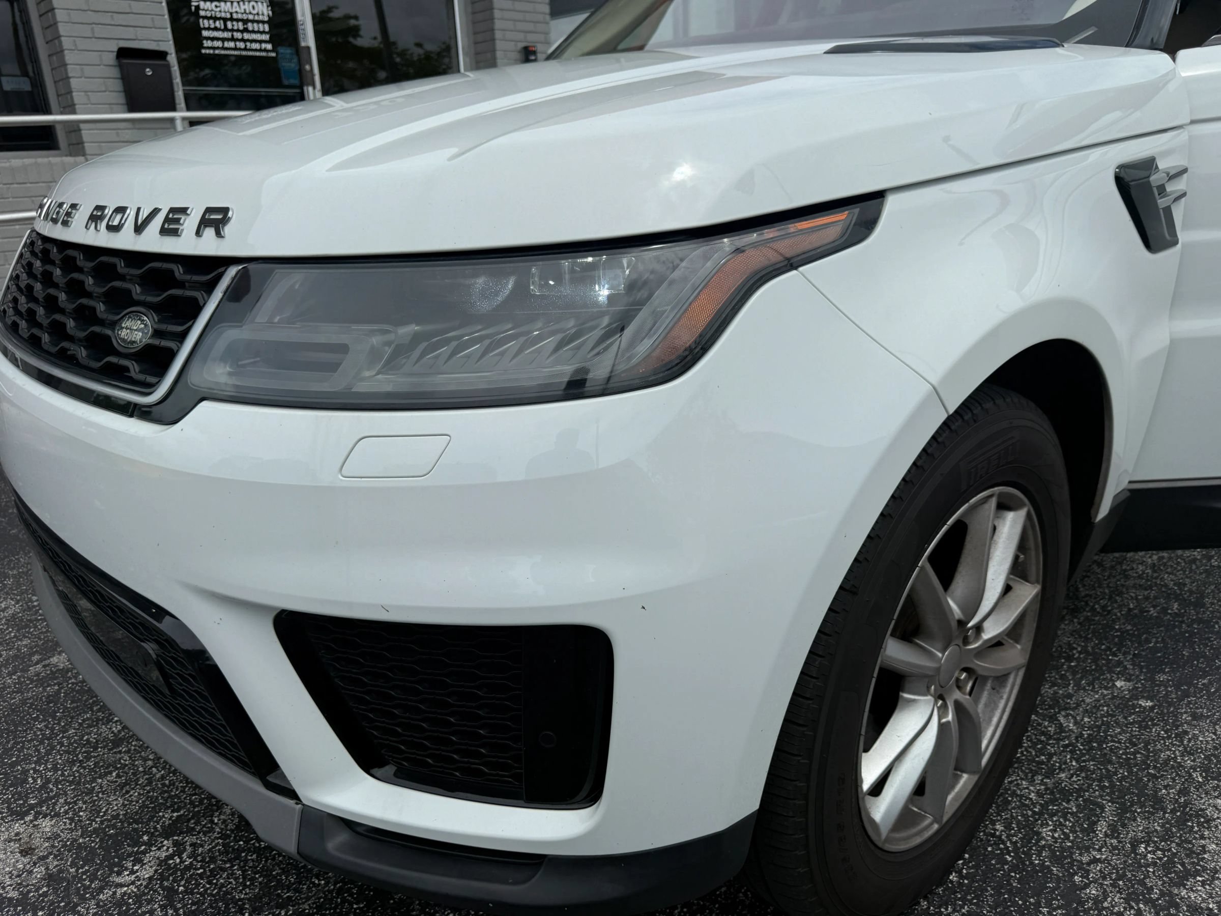 Used 2018 Land Rover Range Rover Sport SE AWD/4WD image 14