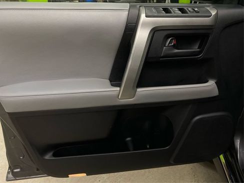 Used 2011 Toyota 4Runner SR5 w/ Premium Pkg w/Leather AWD/4WD image 26
