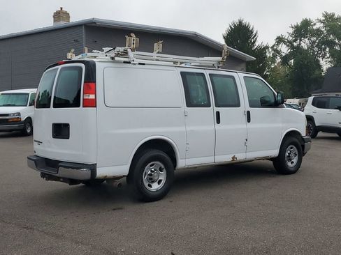 Used 2014 Chevrolet Express 2500 w/ Express Access Plus Package image 3