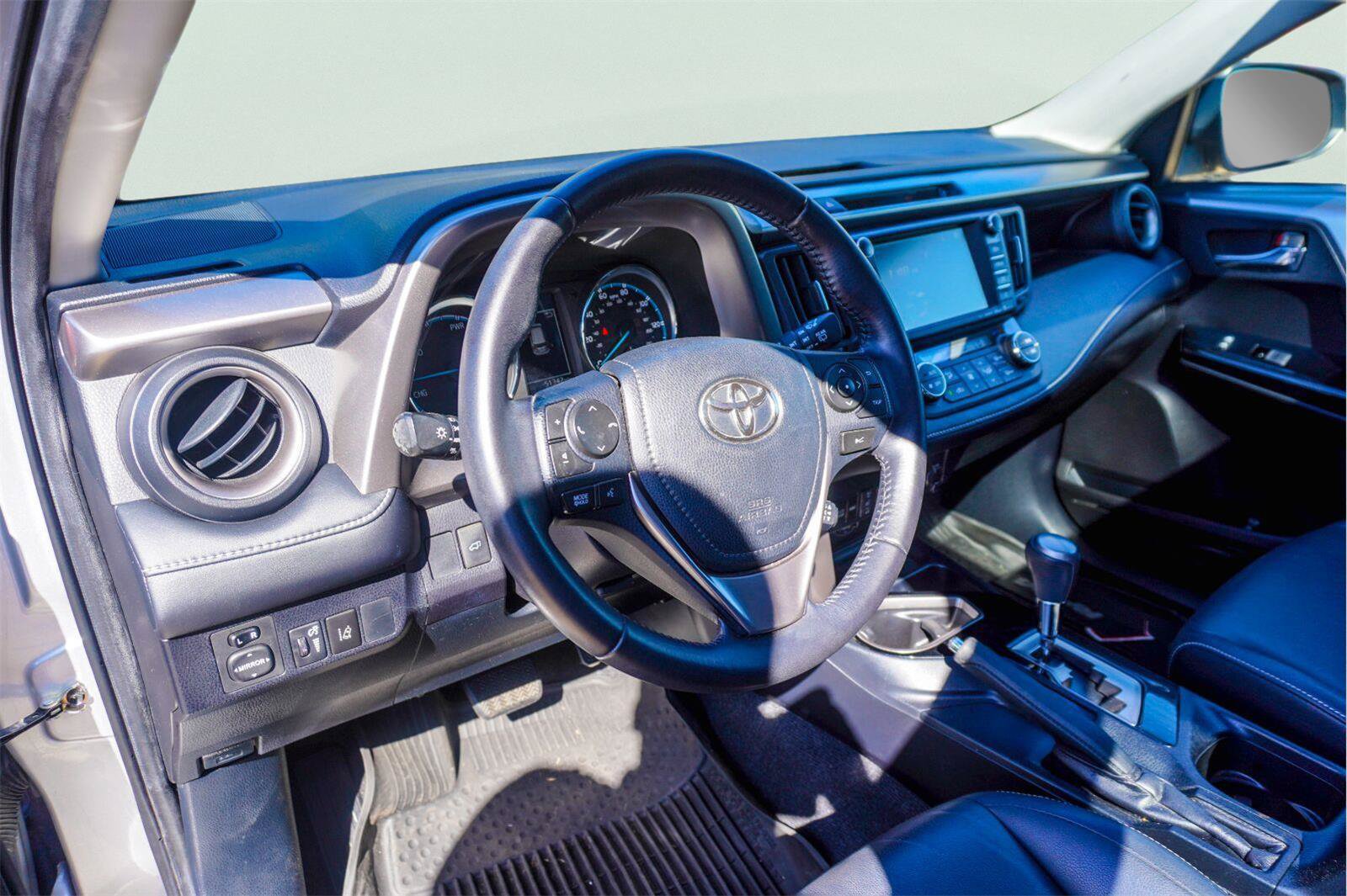 Used 2016 Toyota RAV4 Limited w/ Advanced Technology Package AWD/4WD image 24