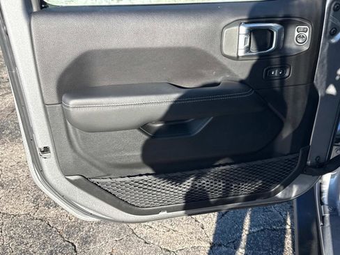 Used 2019 Jeep Wrangler Unlimited Sahara w/ Quick Order Package 24M Moab image 16