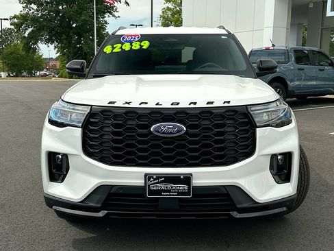 Used 2025 Ford Explorer ST-Line w/ Premium Package RWD image 5