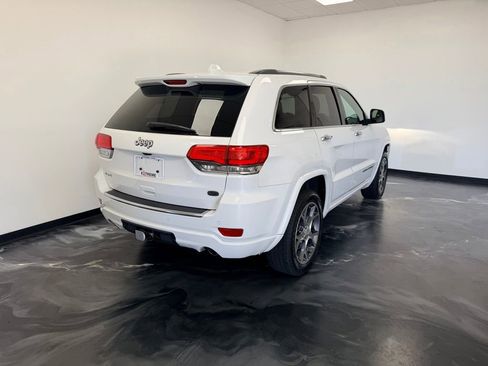 Used 2020 Jeep Grand Cherokee Overland AWD/4WD image 24