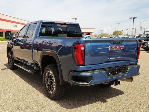 Used 2024 GMC Sierra 2500 Denali w/ Denali Reserve Package AWD/4WD image 3