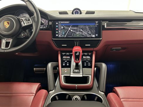 Used 2023 Porsche Cayenne Turbo image 10