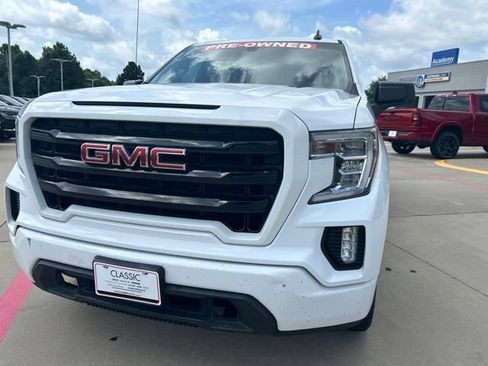 Used 2020 GMC Sierra 1500 Elevation w/ Elevation Value Package RWD image 3