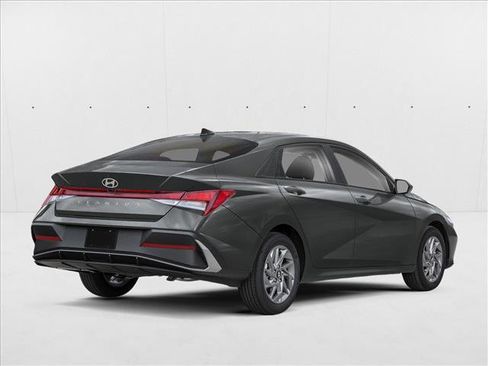 New 2026 Hyundai Elantra SEL Sport Premium image 2