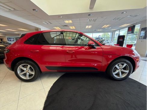 Used 2019 Porsche Macan AWD/4WD image 4