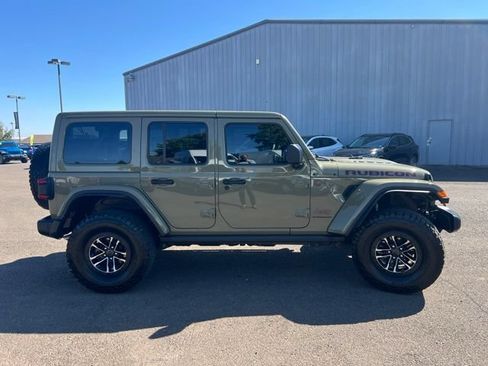 Used 2025 Jeep Wrangler Unlimited Rubicon w/ XTREMEE 35" Tire Package AWD/4WD image 6