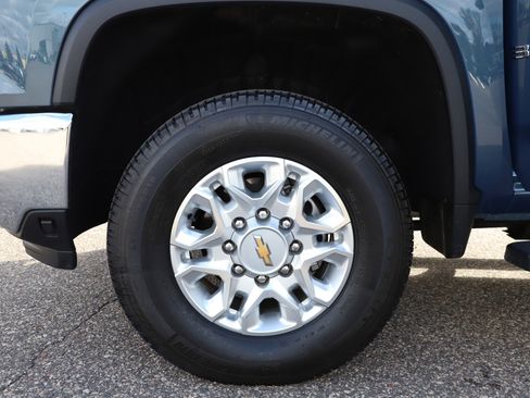 Used 2025 Chevrolet Silverado 3500 LT w/ Safety Package image 32