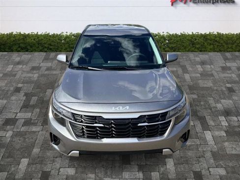 Used 2025 Kia Seltos LX image 6