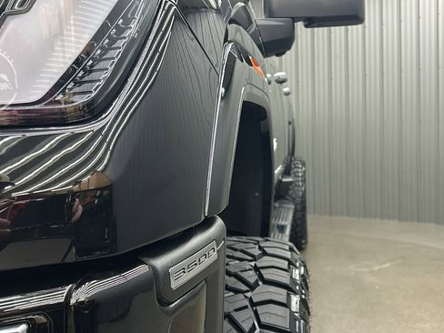 Used 2025 GMC Sierra 3500 Denali image 13