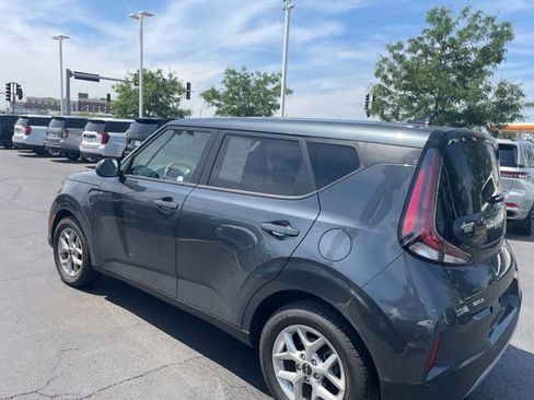 Used 2025 Kia Soul LX w/ LX Technology Package FWD image 4