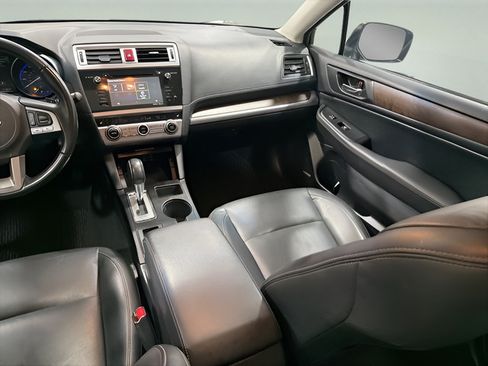 Used 2016 Subaru Outback 2.5i Limited AWD/4WD image 32