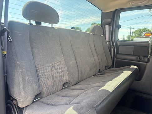 Used 2005 Chevrolet Silverado 2500 LS AWD/4WD image 25