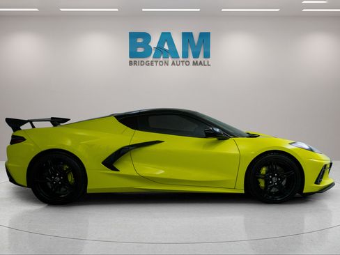 Used 2022 Chevrolet Corvette Stingray Premium Cpe w/ Z51 Performance Package RWD image 8
