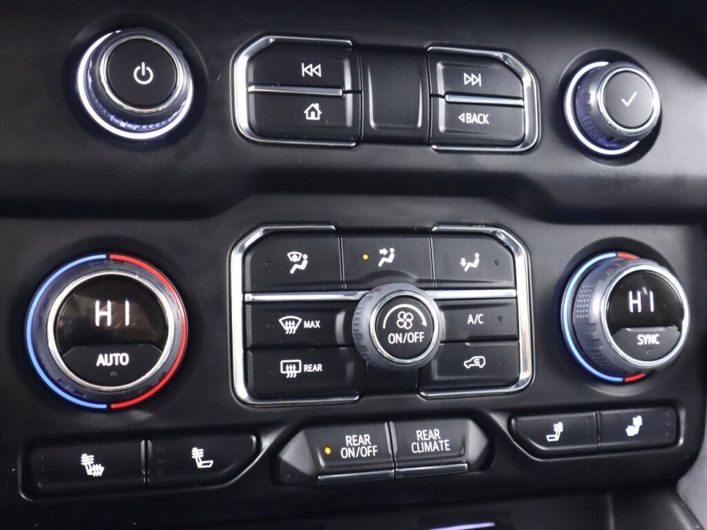 Used 2024 Chevrolet Suburban LT AWD/4WD image 24