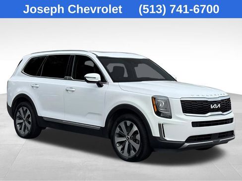 Used 2022 Kia Telluride S image 3