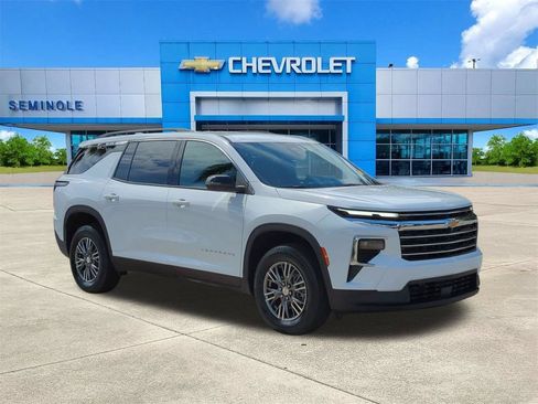 Certified 2026 Chevrolet Traverse LT FWD image 1