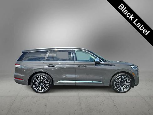 Used 2020 Lincoln Aviator Black Label w/ Class IV Trailer Tow Package AWD/4WD image 9