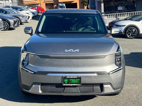 Used 2024 Kia EV9 Light Long Range image 3